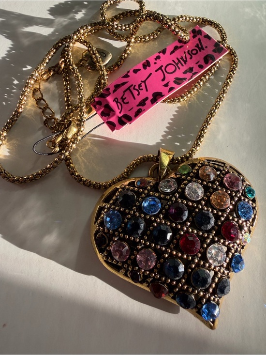 Betsey Johnson Jewelry - Betsey Johnson Gold Multicolor Crystal Heart Locket Necklace 30”